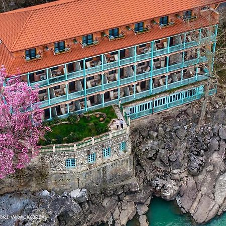 Hotel Magnolia In The City Centre Kutaisi Exterior photo