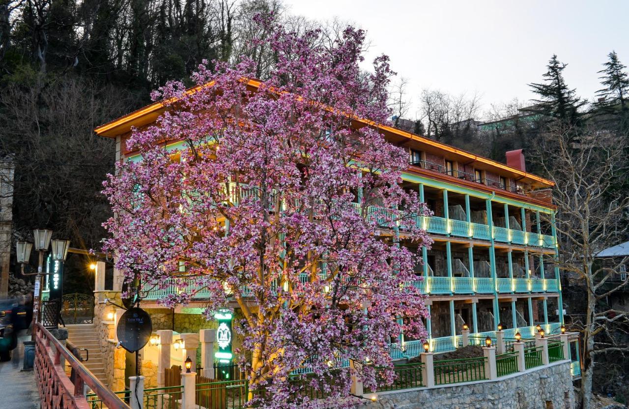 Hotel Magnolia In The City Centre Kutaisi Exterior photo
